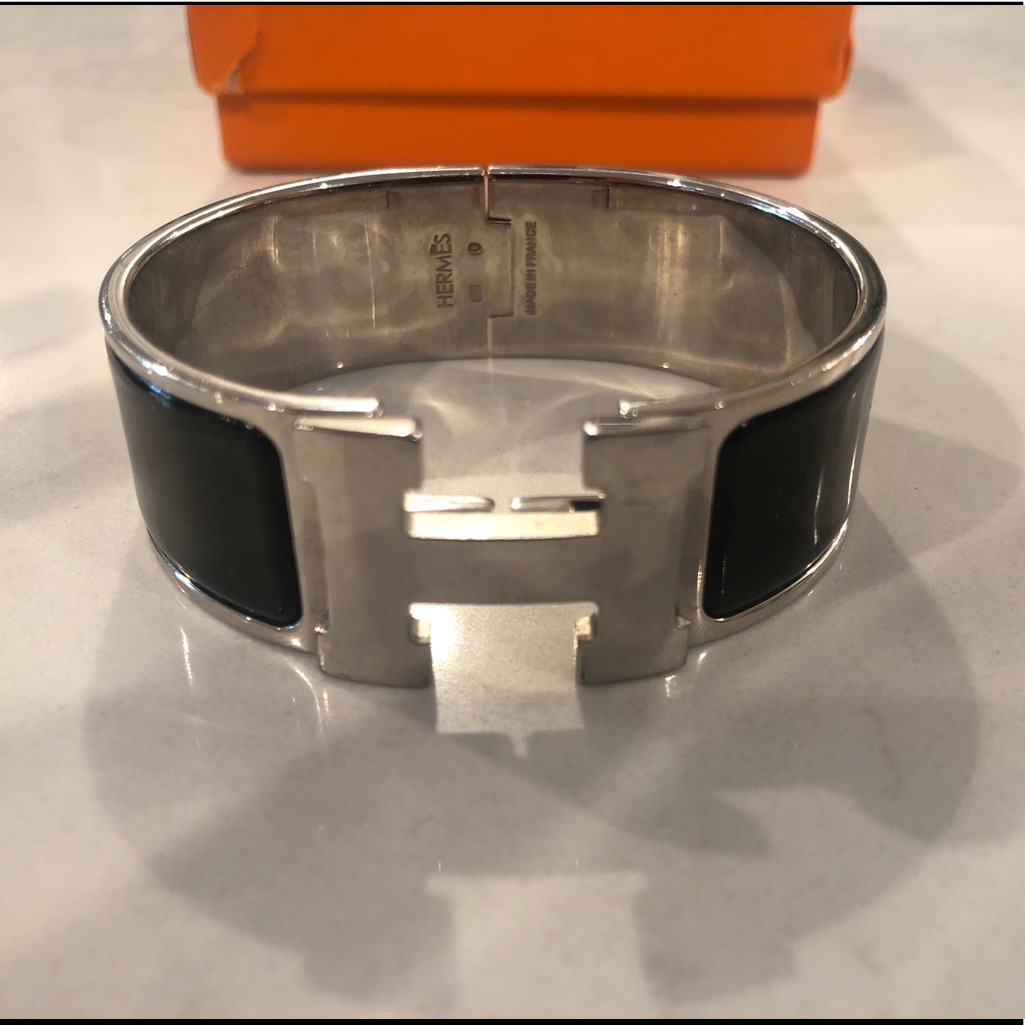 Authentic Herms Clic Clac H Bracelet, Noir